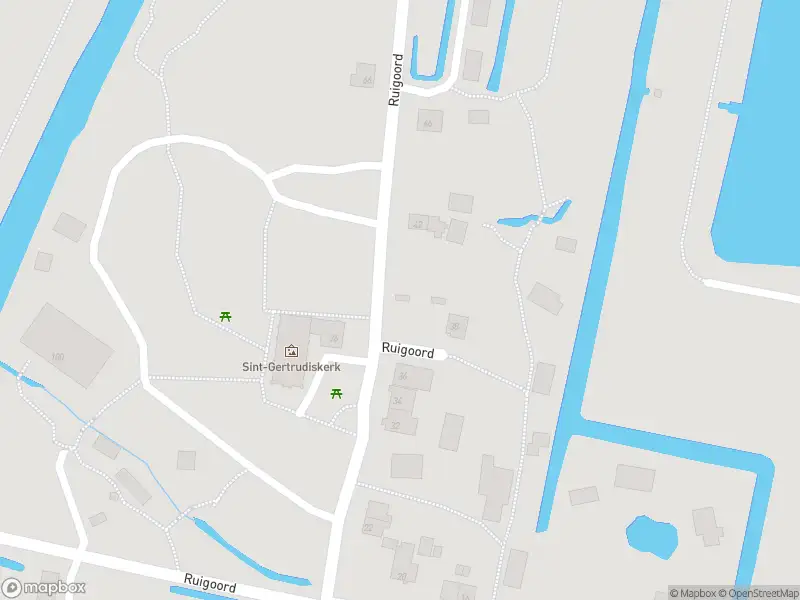 Ambulance met gepaste spoed naar de Ruigoord in Amsterdam