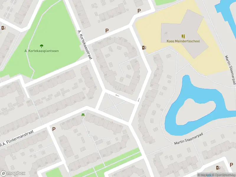 Ambulance met grote spoed naar de C.A. van Beverenplein in 's-Gravenhage