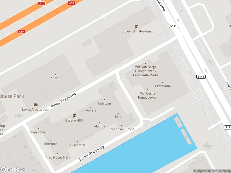 Politie met grote spoed naar de Pieter Braaijweg in Amsterdam-Duivendrecht vanwege ongeval met letsel