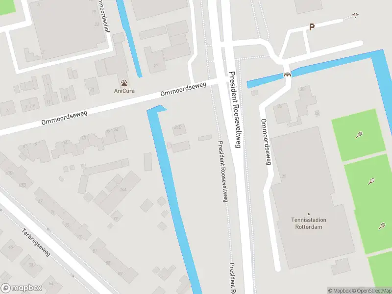 Ambulance met grote spoed naar de Ommoordseweg in Rotterdam