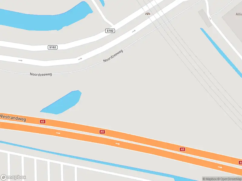 Ambulance met grote spoed naar de Noordzeeweg in Amsterdam