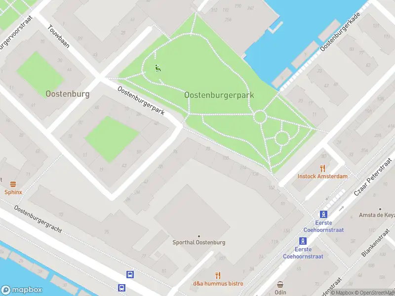 Ambulance met grote spoed naar de Oostenburgerpark in Amsterdam