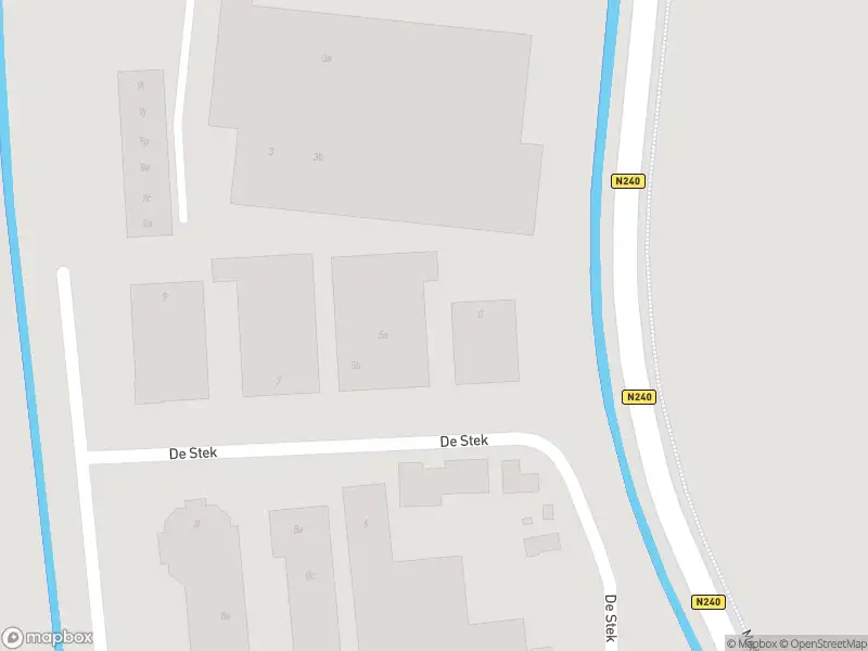 Ambulance met grote spoed naar de De Stek in Wieringerwerf