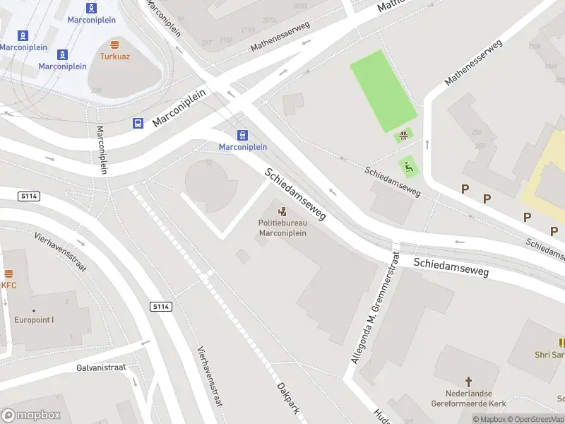 Ambulance met grote spoed naar de Schiedamseweg in Rotterdam