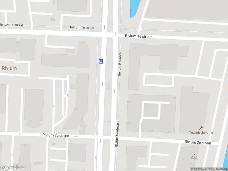 Ambulance met gepaste spoed naar de Rivium Boulevard in Capelle aan den IJssel