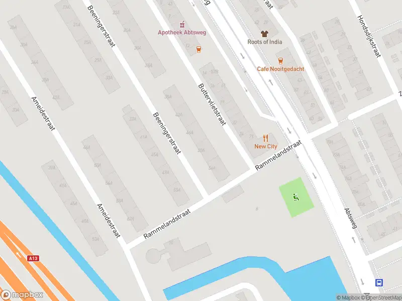 Ambulance met grote spoed naar de Beeningerstraat in Rotterdam