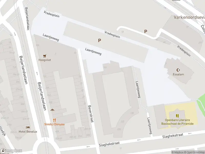 Ambulance met gepaste spoed naar de Laantjesweg in Rotterdam