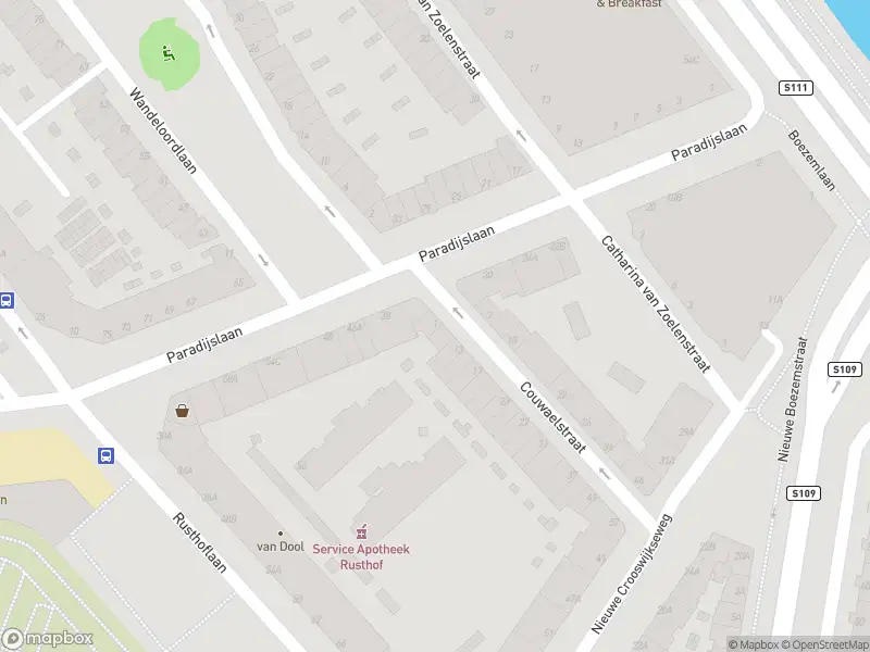 Ambulance met gepaste spoed naar de Couwaelstraat in Rotterdam