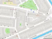 Ambulance met grote spoed naar de Keurenaerstraat in Delft