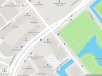 Ambulance met grote spoed naar de Adama van Scheltemastraat in Voorburg