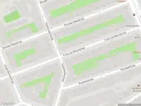 Ambulance met grote spoed naar de Bronckhorststraat in Amsterdam