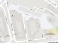 Ambulance met gepaste spoed naar de Laantjesweg in Rotterdam