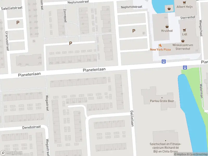 Ambulance met grote spoed naar de Planetenlaan in Spijkenisse