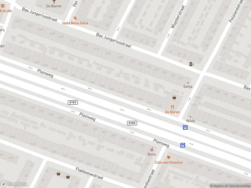 Ambulance met gepaste spoed naar de Pleinweg in Rotterdam