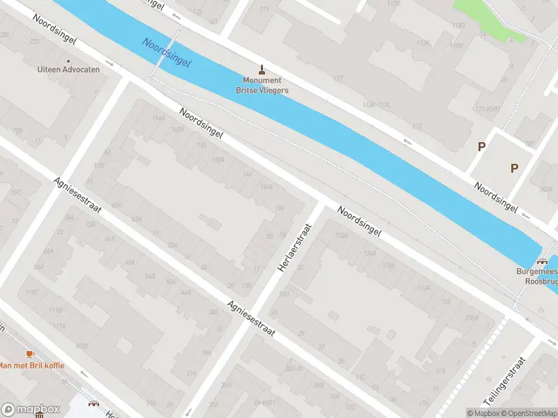 Ambulance met grote spoed naar de Noordsingel in Rotterdam