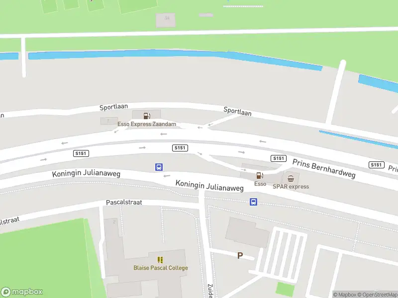 Ambulance met gepaste spoed naar de Prins Bernhardweg in Zaandam