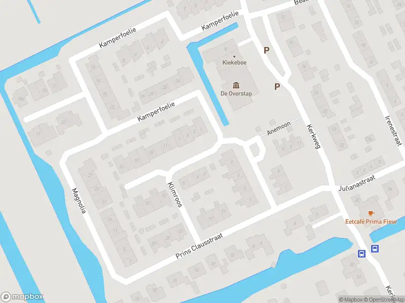 Ambulance met grote spoed naar de Klimroos in Brandwijk