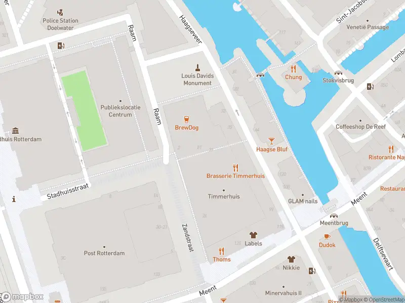 Brandweer met gepaste spoed naar de Halvemaanpassage in Rotterdam vanwege een liftopsluiting