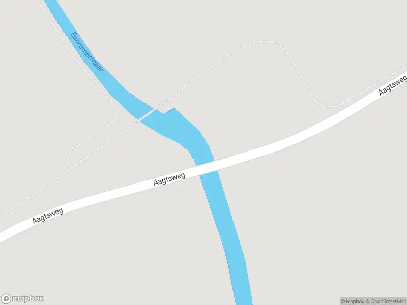 Brandweer met gepaste spoed naar de Aagtsweg in Eenrum vanwege stormschade