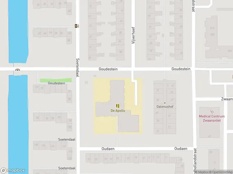 Ambulance met grote spoed naar de Goudestein in Amsterdam