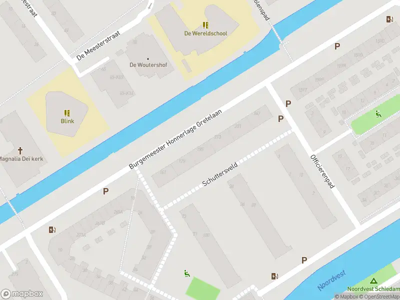 Ambulance met grote spoed naar de Burgemeester Honnerlage Gretelaan in Schiedam