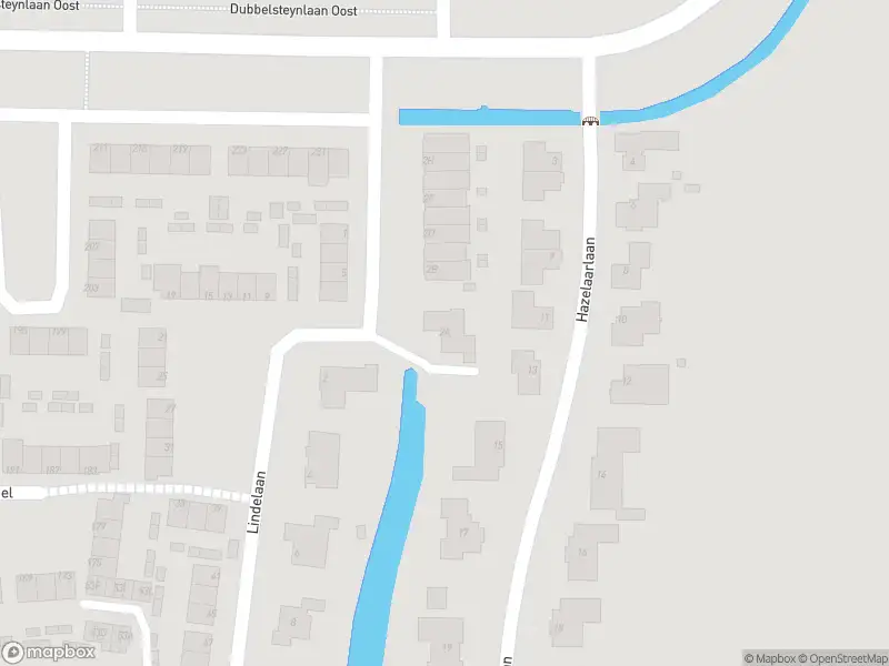 Ambulance met gepaste spoed naar de Lindelaan in Dordrecht