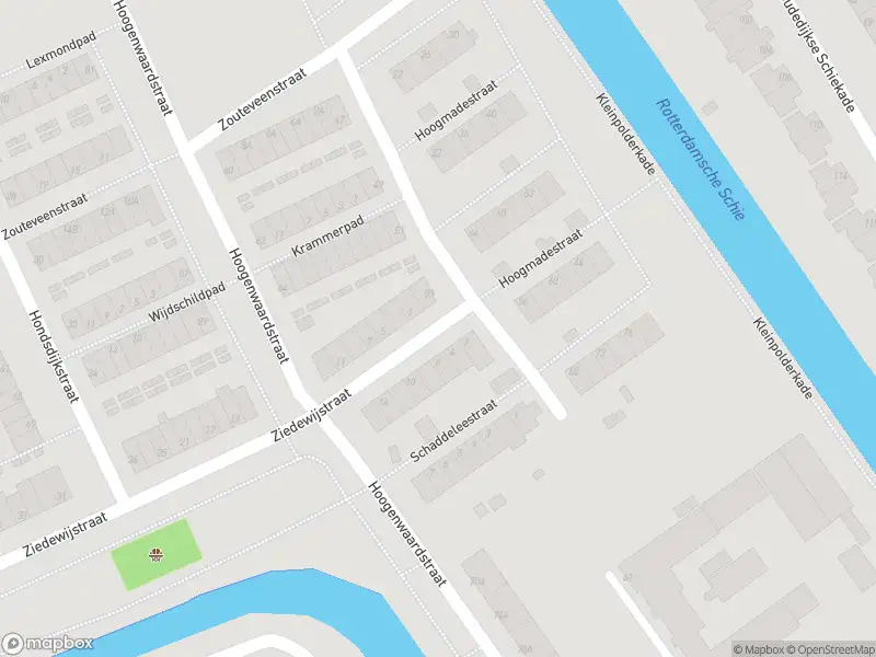 Ambulance met grote spoed naar de Abtsweg in Rotterdam