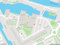 Ambulance met grote spoed naar de Berkenplein in Diemen