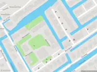 Ambulance met grote spoed naar de Warmoestuin in Rijswijk