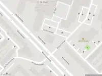 Ambulance met grote spoed naar de Richard Hollaan in Maassluis