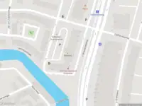 Ambulance met gepaste spoed naar de 's-Gravelandseweg in Schiedam