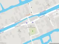 Ambulance met grote spoed naar de Dorpsstraat in Molenaarsgraaf