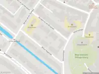 Brandweer met gepaste spoed naar de Bergse Dorpsstraat in Rotterdam