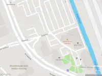 Ambulance met grote spoed naar de Ebbehout in Zaandam