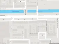 Ambulance met grote spoed naar de Jan van der Horststraat in Haarlem