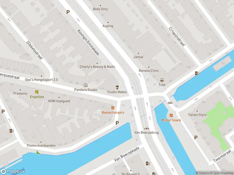 Ambulance met gepaste spoed naar de Koningin Emmaplein in 's-Gravenhage