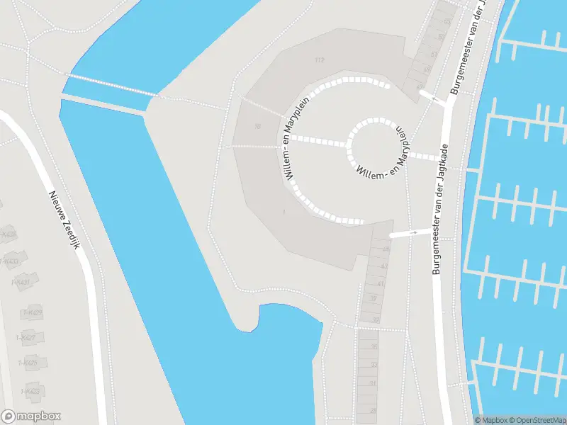 Ambulance met gepaste spoed naar de Willem- en Maryplein in Hellevoetsluis