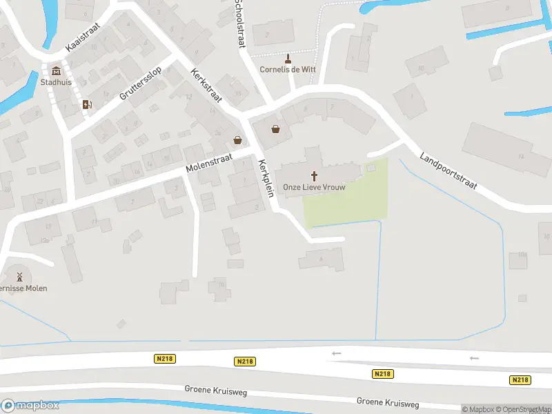 Ambulance met grote spoed naar de Kerkplein in Geervliet