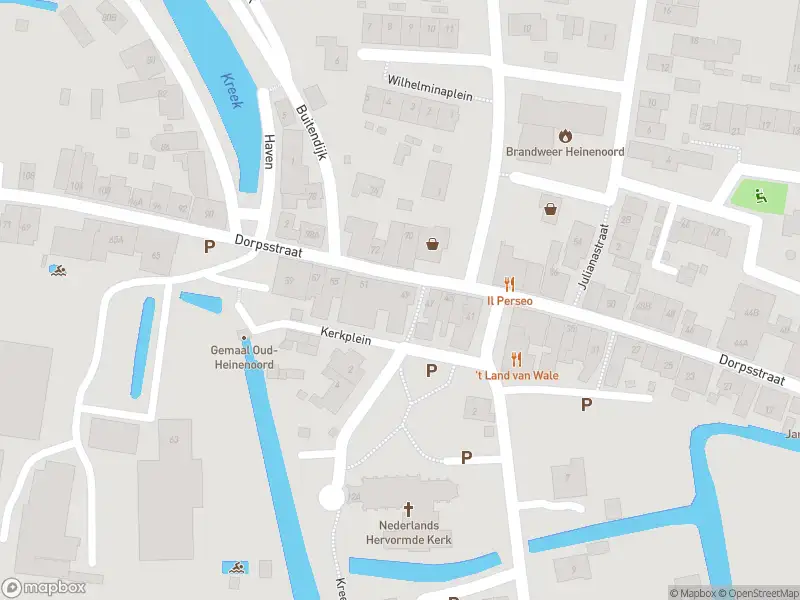 Ambulance met grote spoed naar de Dorpsstraat in Heinenoord