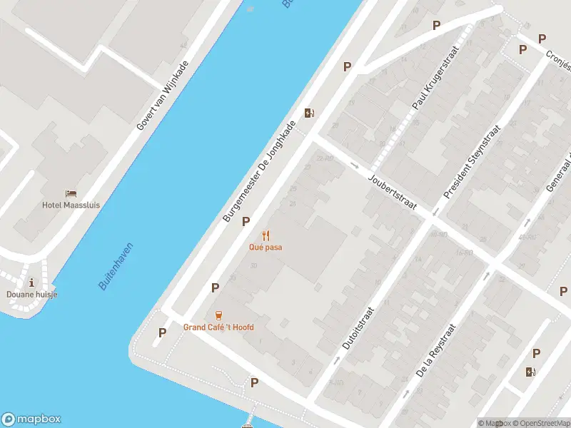 Ambulance met grote spoed naar de Burgemeester De Jonghkade in Maassluis