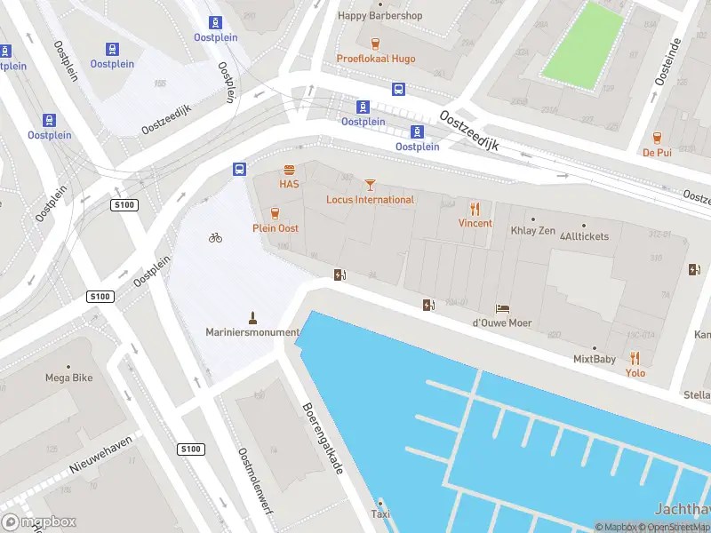 Ambulance met grote spoed naar de Admiraliteitskade in Rotterdam