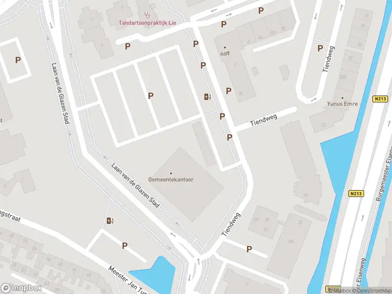 Ambulance met grote spoed naar de Tiendweg in Naaldwijk