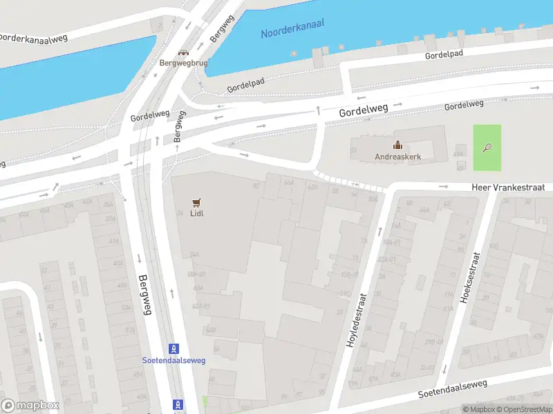 Ambulance met gepaste spoed naar de Heer Vrankestraat in Rotterdam