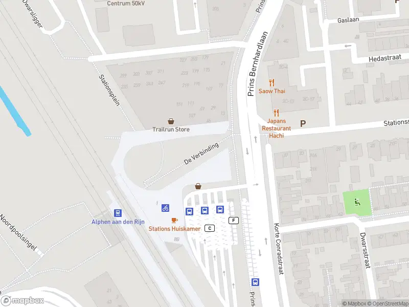 Ambulance met gepaste spoed naar de Stationsplein in Alphen aan den Rijn