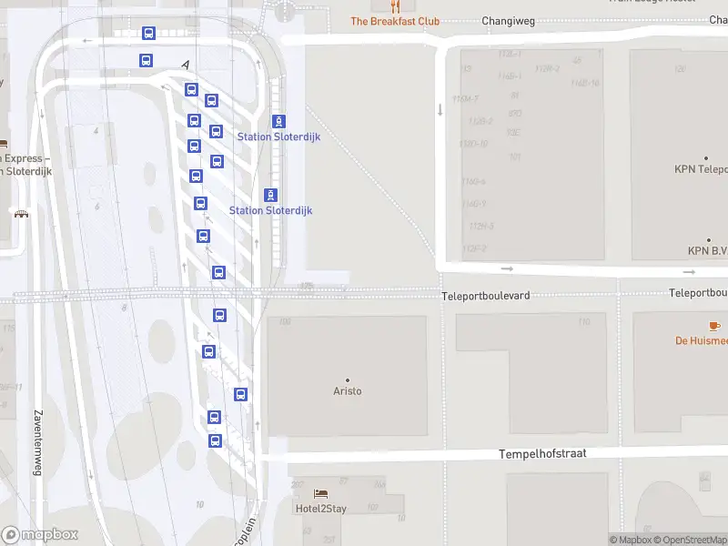 Brandweer met gepaste spoed naar de Teleportboulevard in Amsterdam