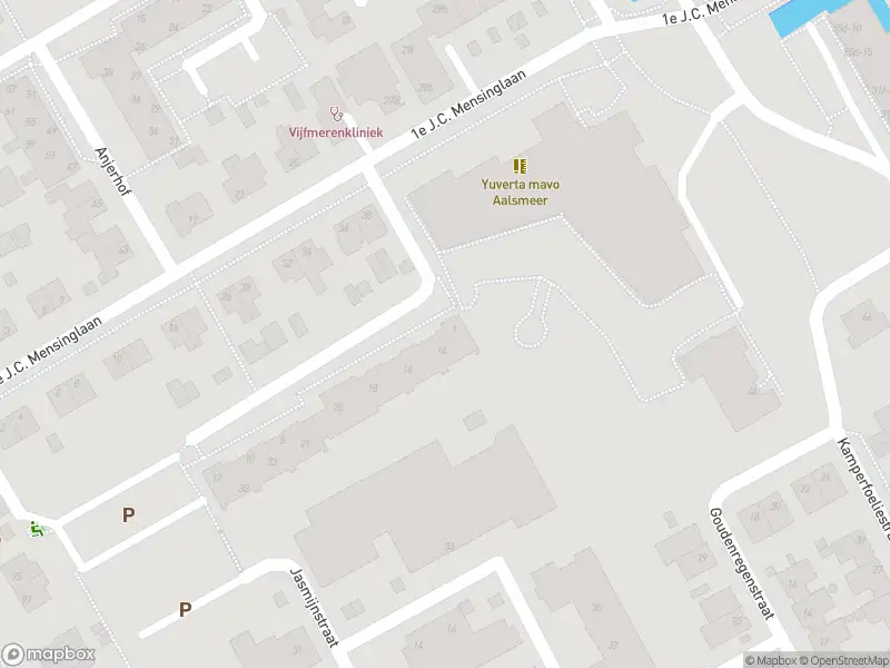 Ambulance met grote spoed naar de Columbiahof in Aalsmeer