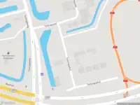 Ambulance met grote spoed naar de Terbregsehof in Rotterdam