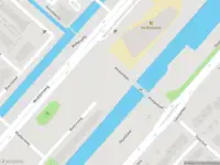 Ambulance met grote spoed naar de Waddenweg in Hoofddorp