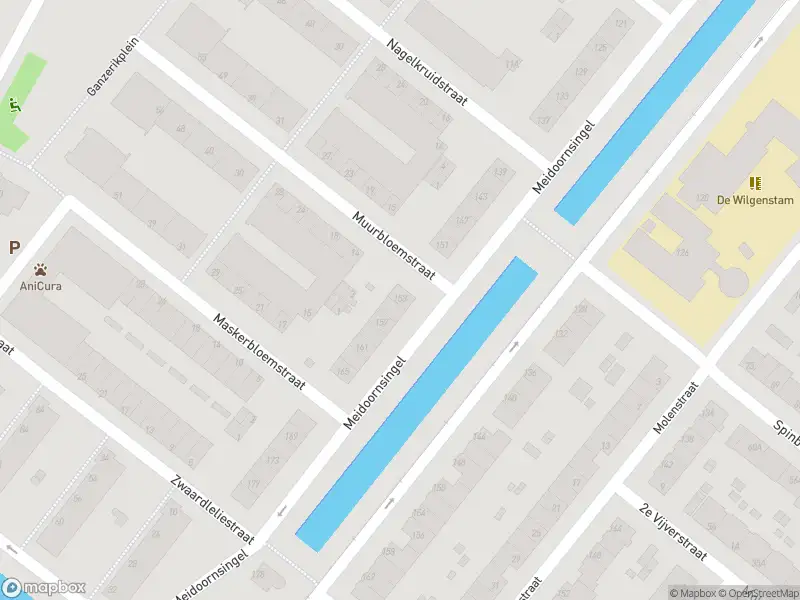 Ambulance met gepaste spoed naar de Meidoornsingel in Rotterdam