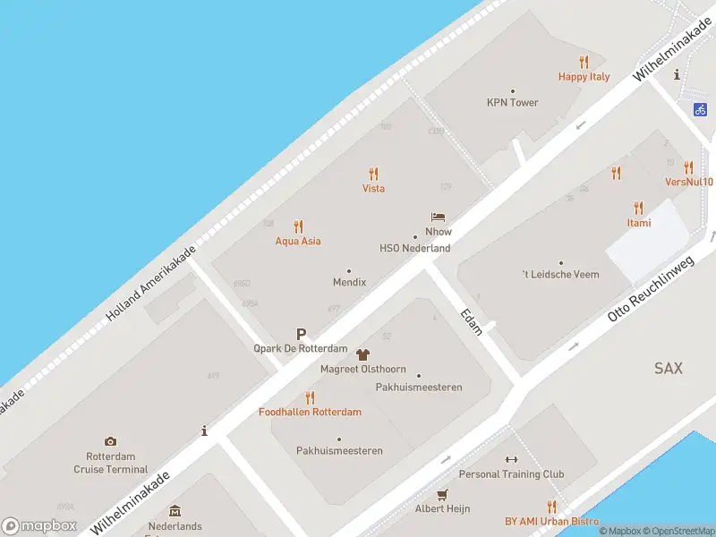 Ambulance met gepaste spoed naar de Wilhelminakade in Rotterdam